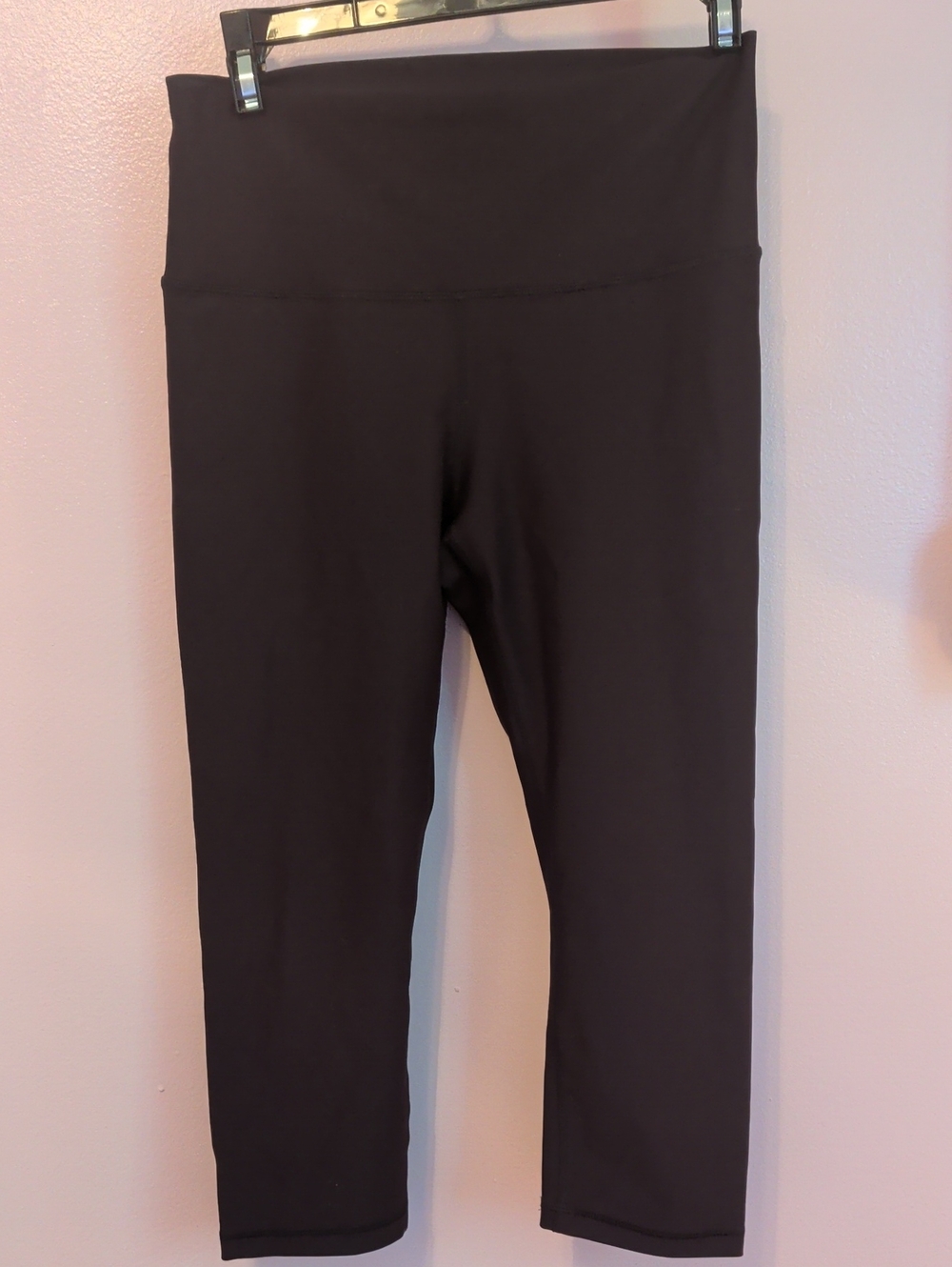 Old Navy Black Capri Leggings with High Waist